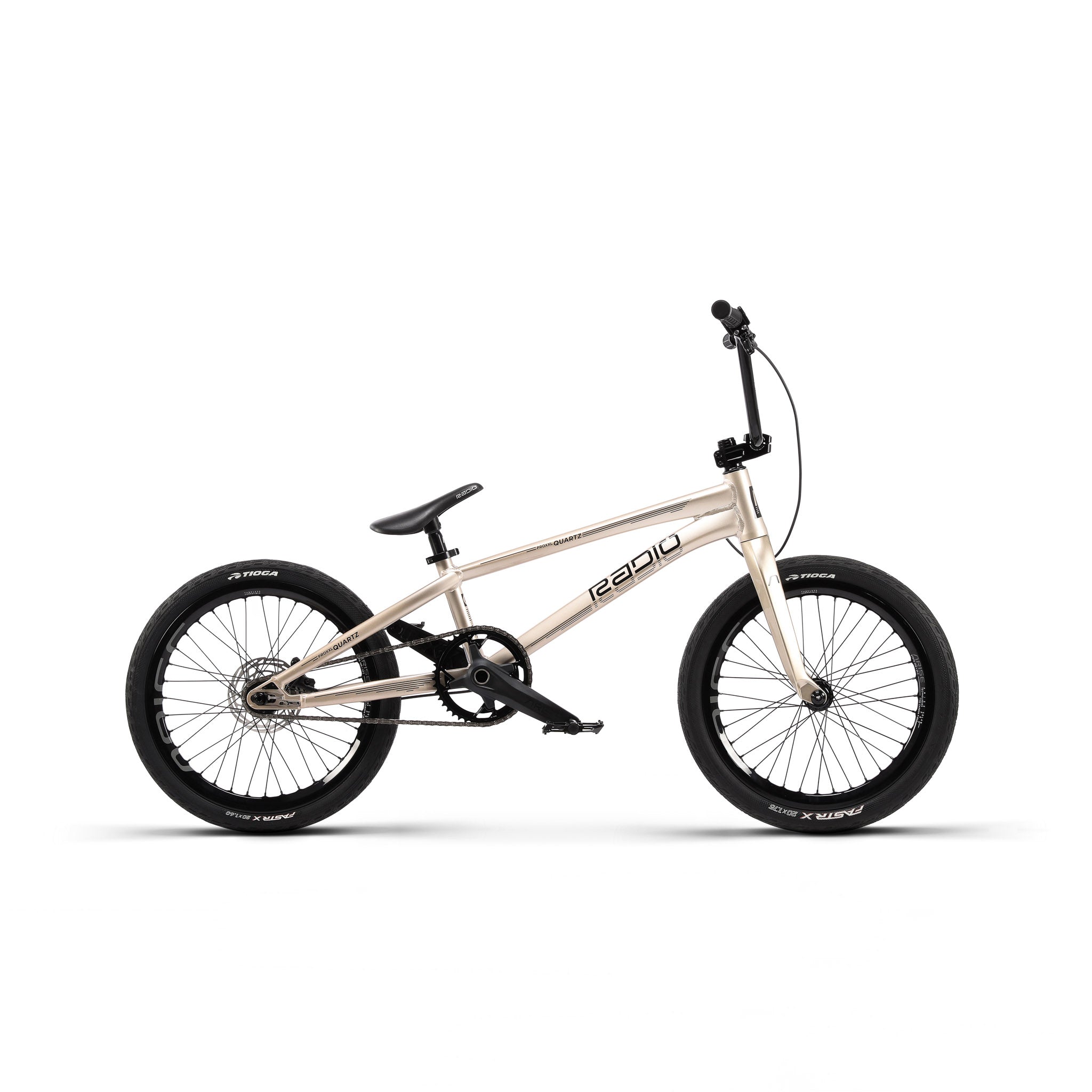 Radio_QUARTZCARBONICPROXXL_champagnesilver_4055822556415_websquare-1.jpg