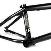 Saxon Frame